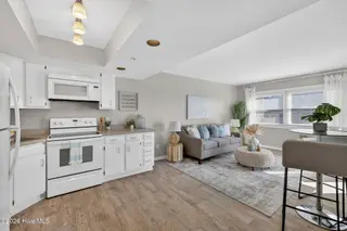 1102 N Lumina Avenue N Apt B3, Wrightsville Beach, NC 28480 – photo 5: 1102NLuminaAvenueUnitB3-1