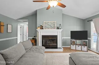 400 Carolina Pines Boulevard, New Bern, NC 28560 – photo 5: Cozy Fireplace