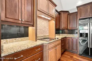 7011 Masonboro Sound Road, Wilmington, NC 28409 – photo 16: 53-web-or-mls-DSC07360-Edited