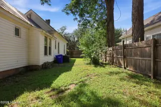 411 Latham Street, Greenville, NC 27834 – photo 11: 47-web-or-mls-IMG_9974_edit