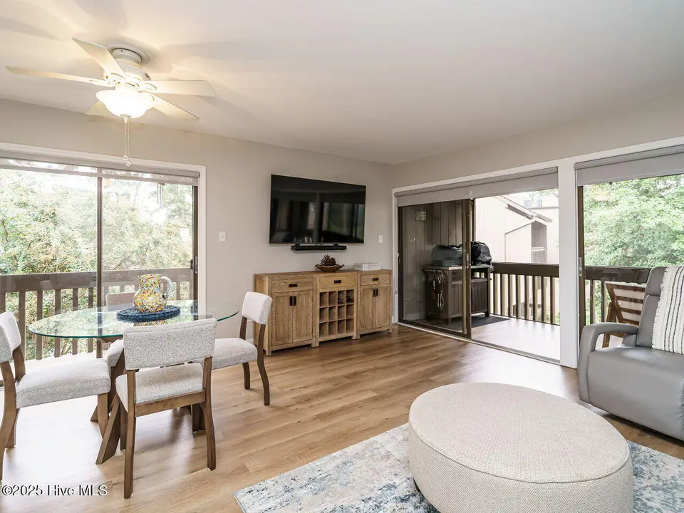 800 St Andrews Drive 260, Pinehurst, NC 28374 – photo 1 of 37: 004-1280x960-living-dining