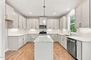 2428 Starling Lane, New Bern, NC 28562 – photo 10: 19-web-or-mls-0C0A1001_edit