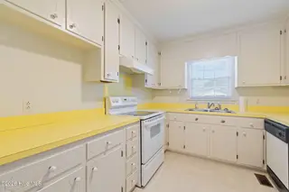 401 S Madison Avenue, Goldsboro, NC 27530 — 4-bedroom home, Goldsboro, NC, photo 11 of 28