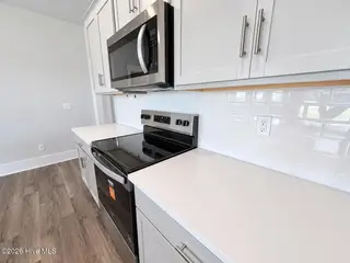 8615 Blue Haw Way Lot 125, Leland, NC 28451 — 3-bedroom home in Indigo Preserve, Leland, NC, photo 8 of 41: Whirlpool Appliances