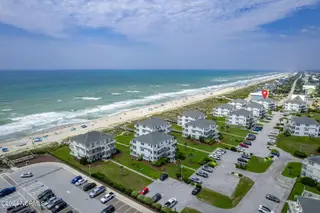 2905 Pointe West Drive B1 Pier Pointe, Emerald Isle, NC 28594 – photo 8: Pier Pointe condo in Emerald Isle