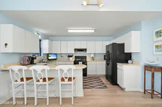 23 Scotland Street, Ocean Isle Beach, NC 28469 — 5-bedroom home, Ocean Isle Beach, NC, photo 8 of 47