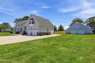 215 Bayshore Drive, Elizabeth City, NC 27909 — 3-bedroom home in Brickhouse Point, Elizabeth City, NC, photo 2 of 68: Garages