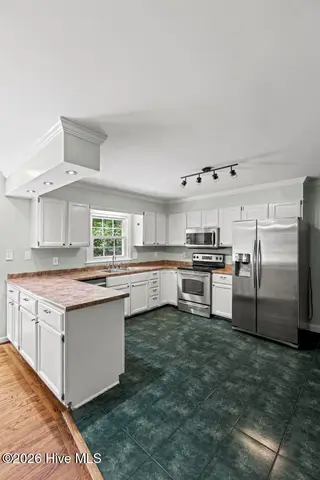 103 Marina Court, Jacksonville, NC 28540 — 4-bedroom home in Riverwood Estates, Jacksonville, NC, photo 15 of 53