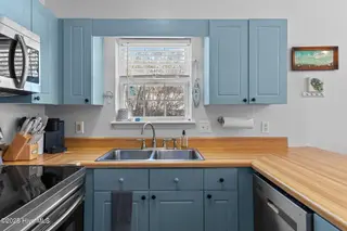 1304 E Oak Island Drive, Oak Island, NC 28465 – photo 13: 5-web-or-mls-BTS08551