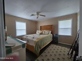 909 N 20th Street, Morehead City, NC 28557 – photo 15: Primary bedroom
