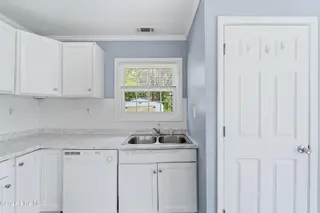 400 Country Club Road, Jacksonville, NC 28546 – photo 16: DSC07810