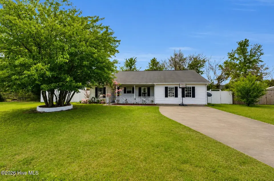 138 Leslie Lane, Havelock, NC 28532 — 4-bedroom home in Jerrett Estates, Havelock, NC, photo 1 of 32: 138 Leslie - Front