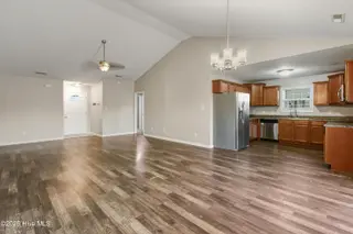 207 Seville Street, Jacksonville, NC 28546 — 3-bedroom home in Carolina Plantations, Jacksonville, NC, photo 11 of 35: 207SevilleSt-10