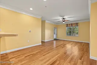 250 Woodlands Way Unit 14, Calabash, NC 28467 — 3-bedroom condo in Woodlands @ Crow Creek, Calabash, NC, photo 14 of 49: Living Room