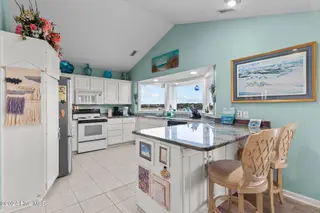 758 Ocean Boulevard W, Holden Beach, NC 28462 – photo 17: 18-web-or-mls-BTS09544
