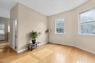 129 S 8th Street, Wilmington, NC 28401 — 6-bedroom home in Downtown, Wilmington, NC, photo 8 of 36: 8thS129-2LRDanBL33A0174-CR2