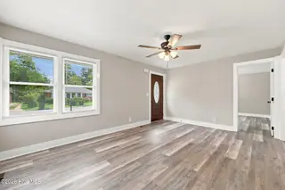 405 Greenview Drive N, Greenville, NC 27834 – photo 5: 13-web-or-mls-IMG_0011