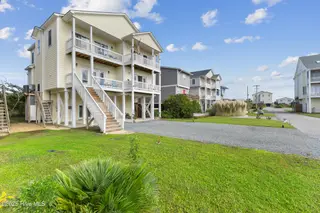 114 Sea Oaks Court, North Topsail Beach, NC 28460 – photo 2: 2_501a8529