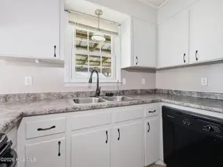 407 Kenwood Drive, Jacksonville, NC 28540 – photo 7
