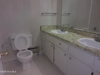 808 Arrow Drive, Kinston, NC 28501 – photo 3: 808 Arrow Drive hall bath 1 20260922