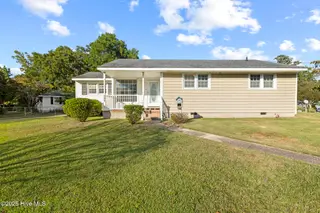 200 Banks Street, Jacksonville, NC 28540 — 3-bedroom home in New River Homes, Jacksonville, NC, photo 2 of 50
