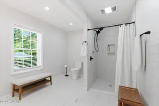 305 River Drive, Southport, NC 28461 – photo 23: 12-Primary Bathroom
