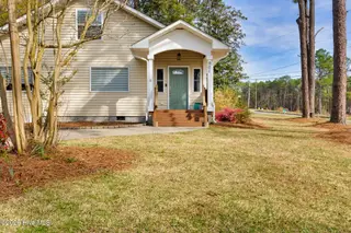 901 E Main Street, Aberdeen, NC 28315 – photo 3: 901 E Main-25