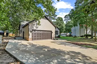 202 N Pointe Drive, Goldsboro, NC 27530 – photo 3: 04-202 N Pointe Dr-4