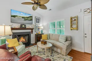303 W Oak Island Drive, Oak Island, NC 28465 – photo 7: 303 W Oak Island Dr-7