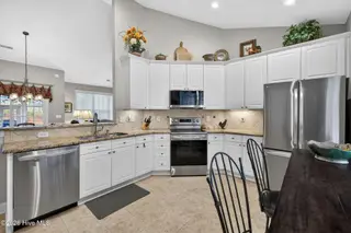 1109 Grandiflora Drive, Leland, NC 28451 – photo 4: Kitchen