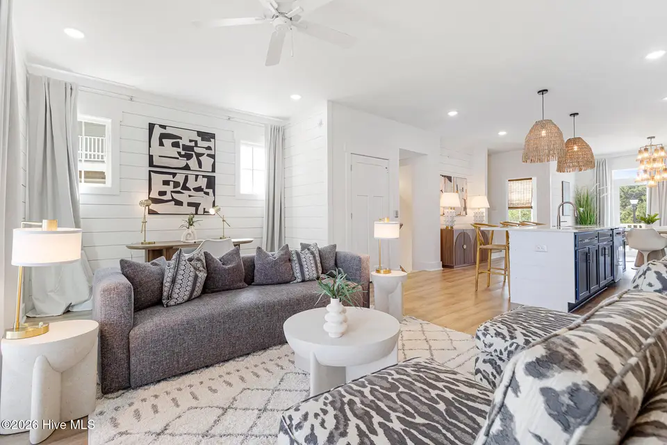 200 Olde Towne Yacht Club Drive 39 Inlet Cove, Morehead City, NC 28557 – photo 1 of 47: Living Room