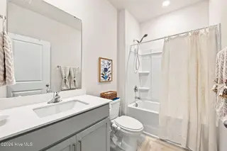 2013 Montford Drive, New Bern, NC 28562 – photo 19: 15-web-or-mls-DSC_8547_edit