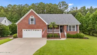 303 Deerfield Drive, New Bern, NC 28562 — 3-bedroom home in Deerfield, New Bern, NC, photo 1 of 53: 303 Deerfield Drive