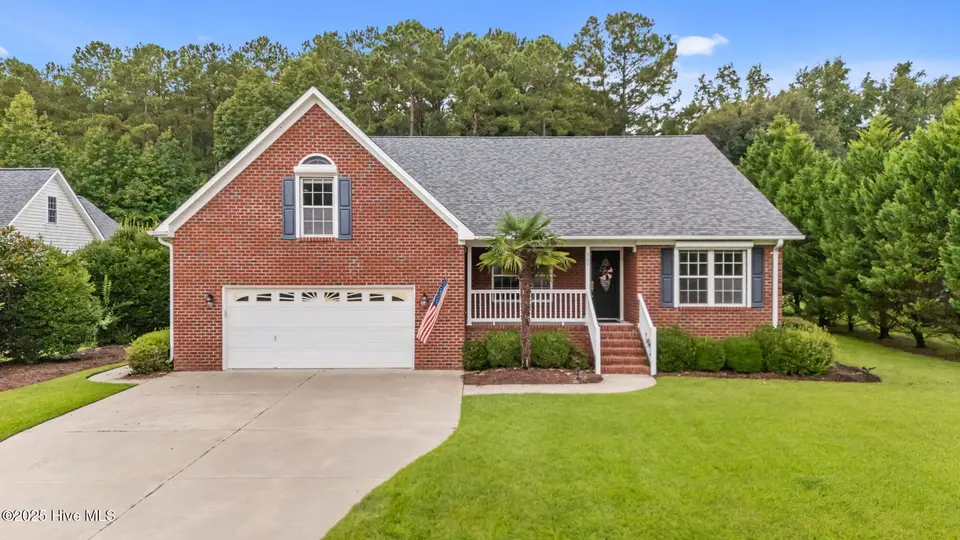 303 Deerfield Drive, New Bern, NC 28562 — 3-bedroom home in Deerfield, New Bern, NC, photo 1 of 53: 303 Deerfield Drive