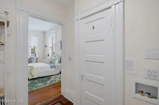416 S Front Street Apt 3, Wilmington, NC 28401 – photo 22: 25-web-or-mls-416 S Front Apt 3-25
