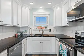 1622 E Beach Drive, Oak Island, NC 28465 – photo 12: 10-web-or-mls-cammediallc.com-25