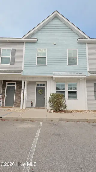 417 Sunfish Lane, Sneads Ferry, NC 28460 — 3-bedroom townhome in Beachside Commons, Sneads Ferry, NC, photo 2 of 41: IMG_4576