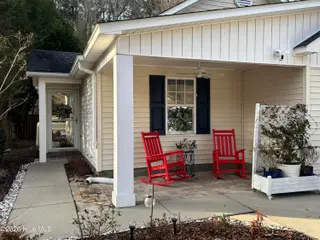 918 Dickinson Court, New Bern, NC 28562 — 2-bedroom home in Berkshire, New Bern, NC, photo 3 of 20: IMG_4561