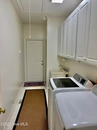701 Discovery Bay, New Bern, NC 28562 — 3-bedroom home in Haywood Creek Landing, New Bern, NC, photo 18 of 26: Laundry room