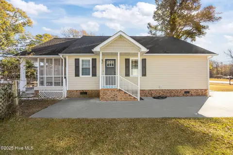 2517 Waccamaw Shores Rd, Lake Waccamaw