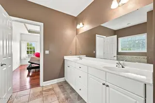 1203 Coral Reef Court, New Bern, NC 28560 – photo 20: Primary Bathroom