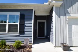 2033 Bogue Lane, New Bern, NC 28562 – photo 4: COVERED ENTRANCE