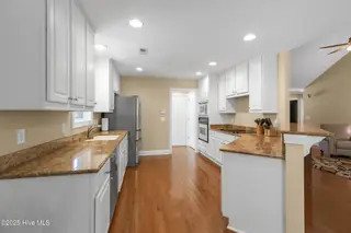 4414 Grey Oaks Court, Wilmington, NC 28412 – photo 11: GreyOaks4414-5KitDianeL33A7278-CR2