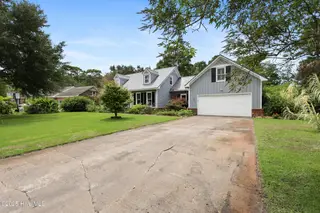434 Semmes Drive, Wilmington, NC 28412 — 4-bedroom home in Pine Valley Estates, Wilmington, NC, photo 2 of 34: 2_img_4554