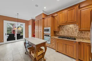 1301 S Moorings Drive, Wilmington, NC 28405 — 4-bedroom home in Landfall, Wilmington, NC, photo 22 of 68: 32_kitchen