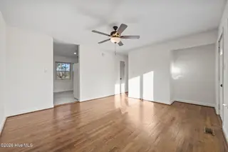 117 Sheffield Road, Jacksonville, NC 28546 – photo 7: 23-web-or-mls-_RAD2121