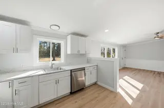 5595 Shaw Highway, Rocky Point, NC 28457 — 3-bedroom manufactured home, Rocky Point, NC, photo 13 of 40: 11_5595_shaw_hwy_011
