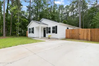 629 Walnut Drive, Jacksonville, NC 28540 – photo 2: 02