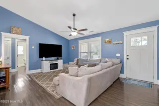 19 Darel Street, Rocky Point, NC 28457 – photo 7: Living Room