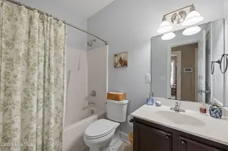 126 Meadow View Drive, New Bern, NC 28562 – photo 18: Hall Bath